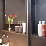 Hip & Stylish In Center, Near Trainstation, 15 Min Walk