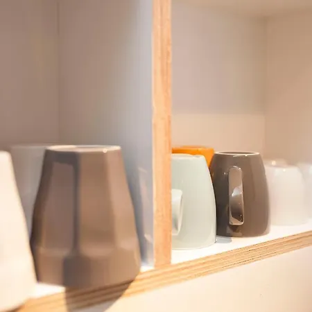 Hip & Stylish In Center, Near Trainstation, 15 Min Walk