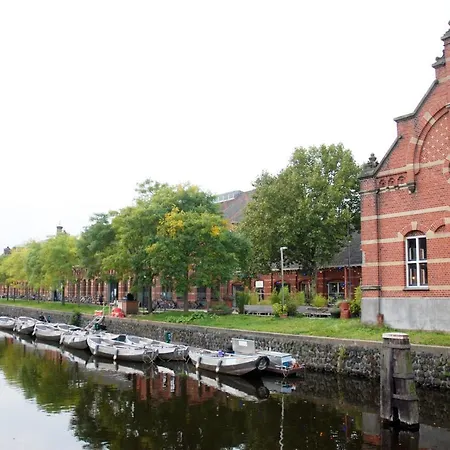 Hip & Stylish In Center, Near Trainstation, 15 Min Walk Гостевой дом Амстердам