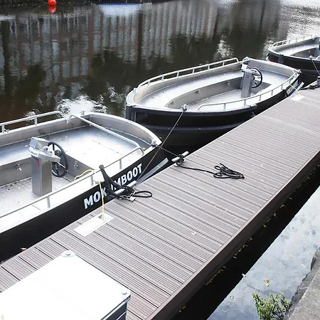 Hip & Stylish In Center, Near Trainstation, 15 Min Walk