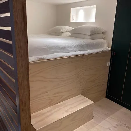 ゲストハウス Hip & Stylish In Center, Near Trainstation, 15 Min Walk 4*