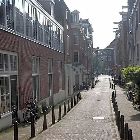 Guest house Hip & Stylish In Center, Near Trainstation, 15 Min Walk 4*