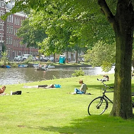 Guest house Hip & Stylish In Center, Near Trainstation, 15 Min Walk
