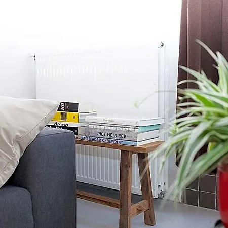 Hip & Stylish In Center, Near Trainstation, 15 Min Walk Guest house 4*