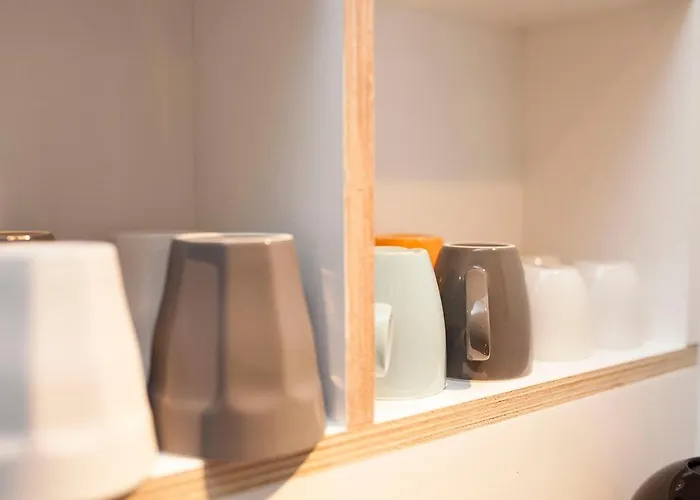 Hip & Stylish In Center, Near Trainstation, 15 Min Walk