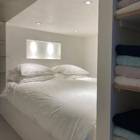 Hip & Stylish In Center, Near Trainstation, 15 Min Walk أمستردام